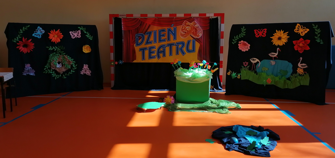 DZIEŃ TEATRU (05.04.2022 r.)